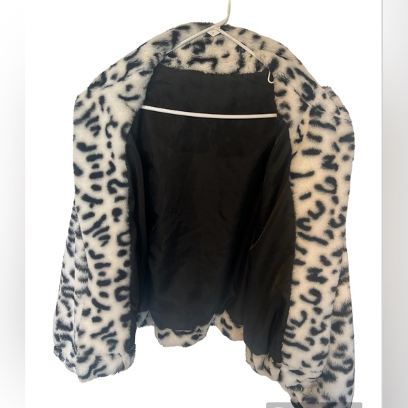 Shein Dalmatian Pattern Drop Shoulder Fuzzy Cozy Zip Up Coat Black/White 2XL - Picture 8 of 15